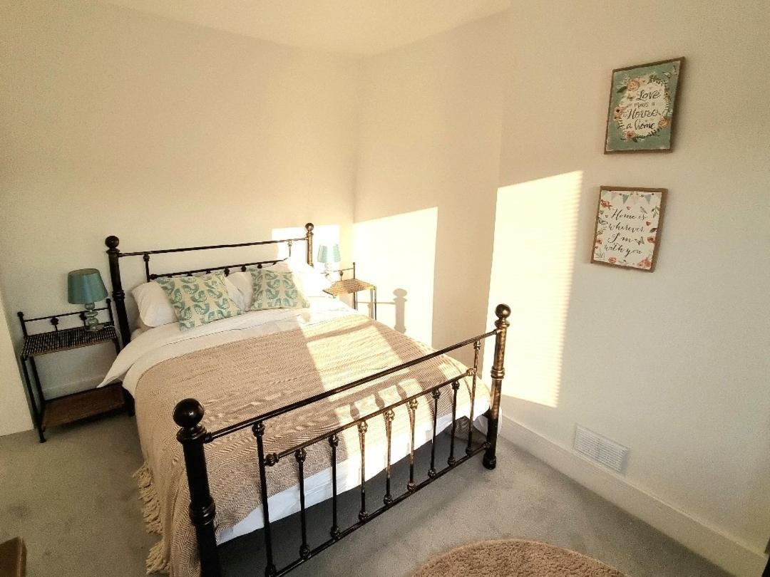 Villa Hill View Abertillery Exterior foto